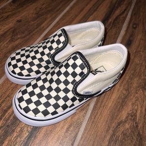 Toddler VANS US Size 9.0 white, and black checkerboard print.
